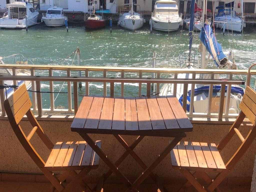Port Ambar - Apartamento En La Marina De Empuriabrava - Balcon Con Vistas Al Canal - Playa - Wifi Eksteriør billede