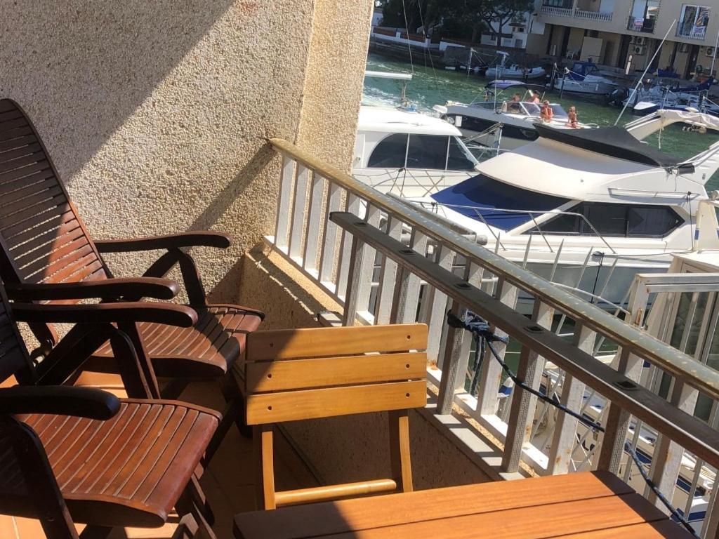 Port Ambar - Apartamento En La Marina De Empuriabrava - Balcon Con Vistas Al Canal - Playa - Wifi Eksteriør billede